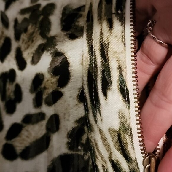 Chico's 100% linen animal print moto jacket size 1(m/8 ) leopard/cheetah printed - Picture 5 of 8